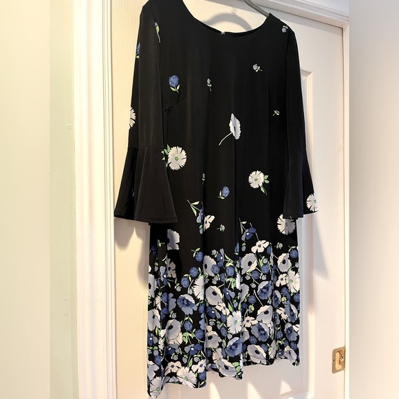 Tommy Hilfiger Elegant Dress - Picture 6 of 6